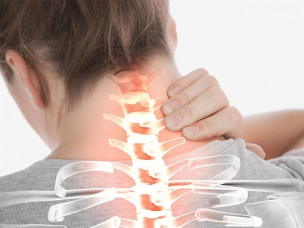 12 علت درد پشت سر و گردن