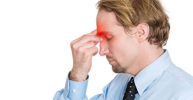 علت سر درد اطراف چشم
