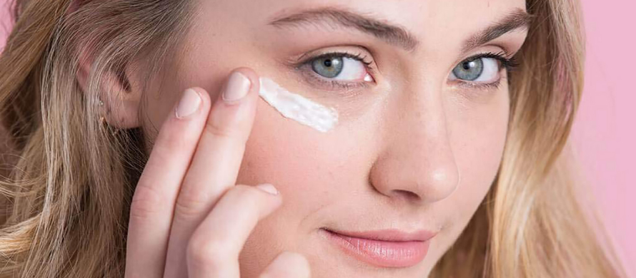 کرم ضد آفتاب رنگی بهتر است یا بی رنگ؟ بررسی ویژگی ها و موارد استفاده - سینره